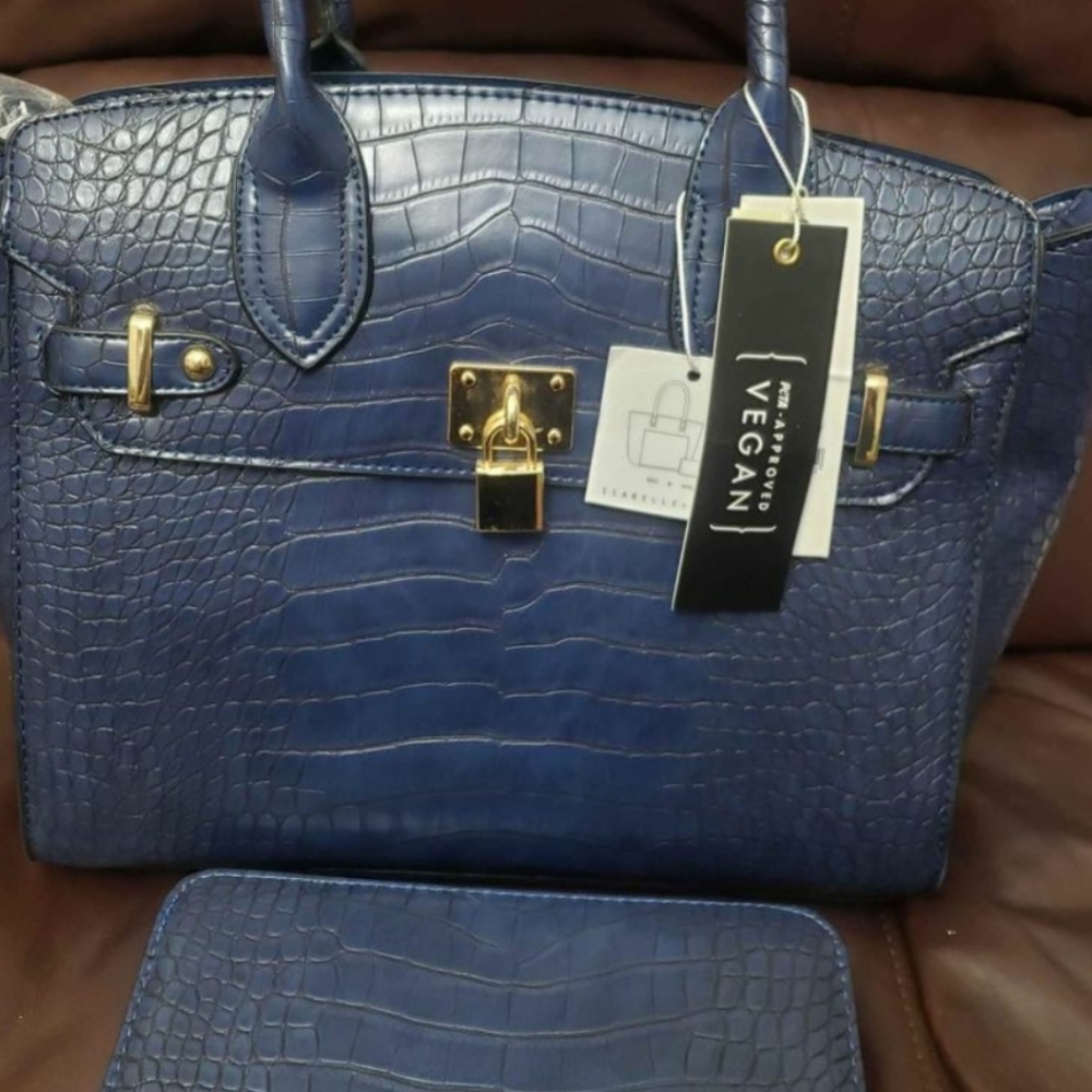 Isabelle vegan handbag with wallet.
